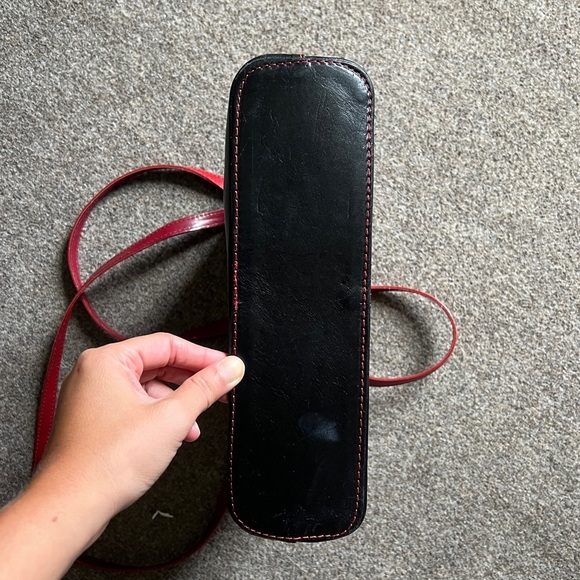 VTG 90s Y2K Leather Shoulder Bag Transformable to a Backpack Black & Red Retro - Picture 9 of 16